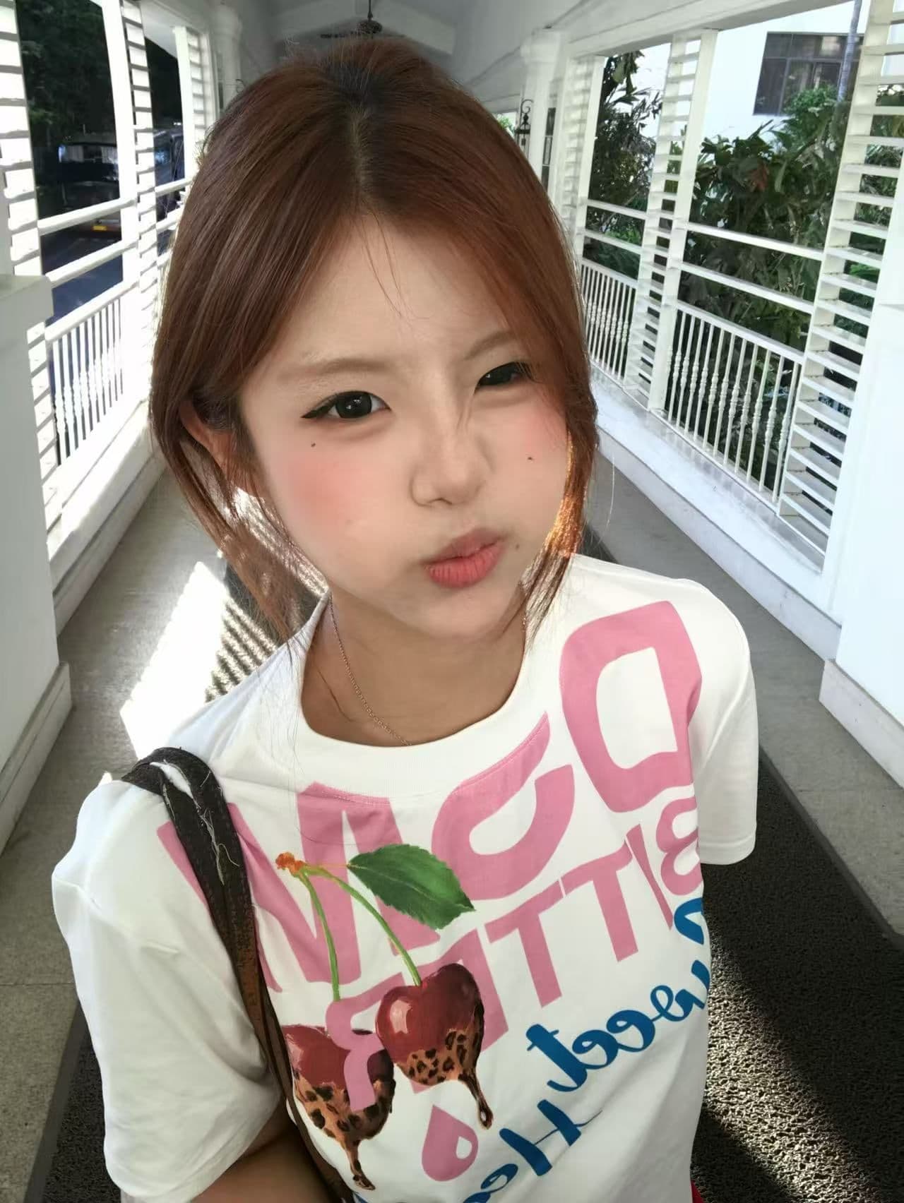 새로운 출처 생방송 품질 반팔 긍정적 인 어깨 티셔츠 알파벳 체리 이미지 4