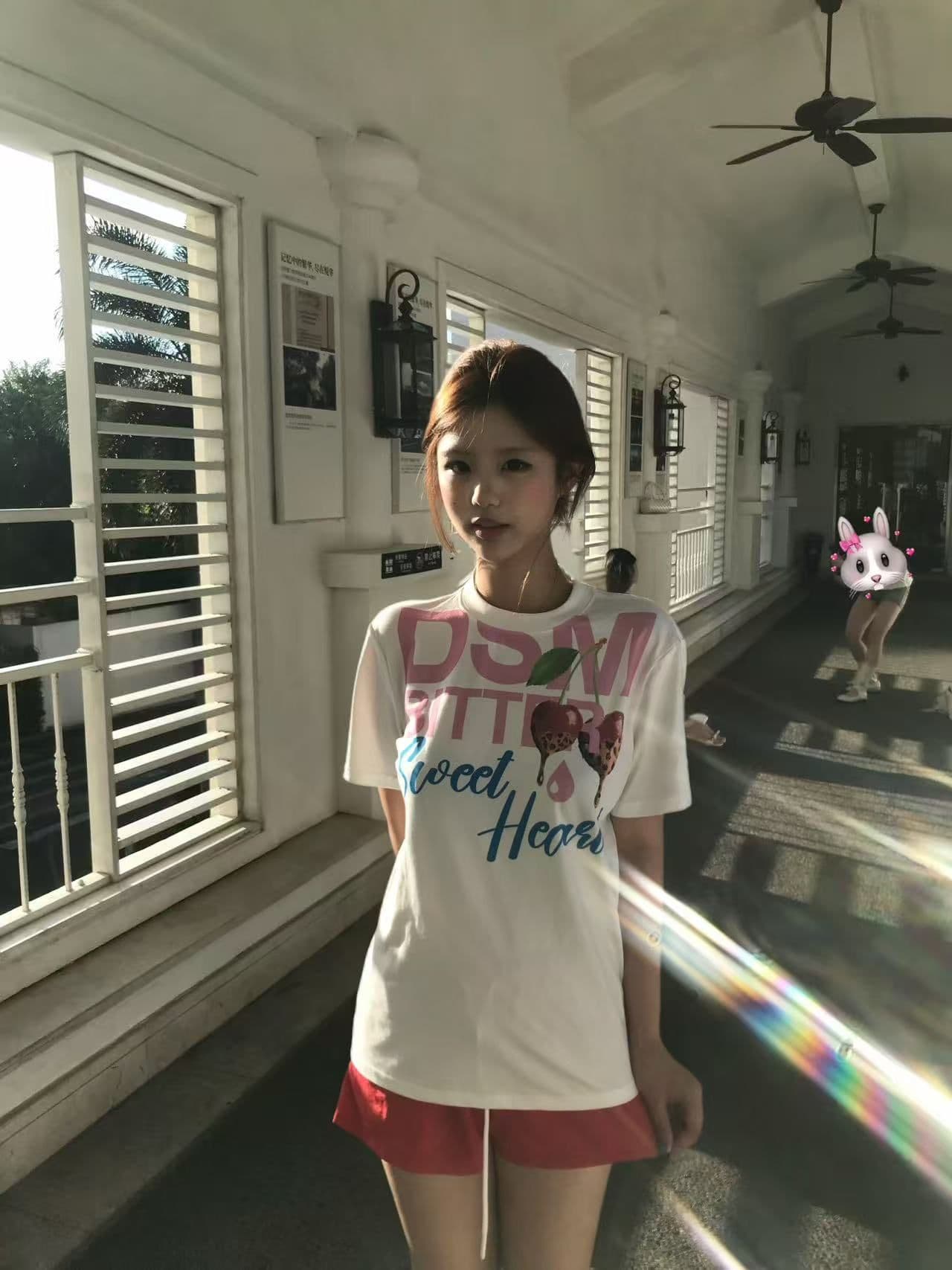 새로운 출처 생방송 품질 반팔 긍정적 인 어깨 티셔츠 알파벳 체리 상세 이미지 5