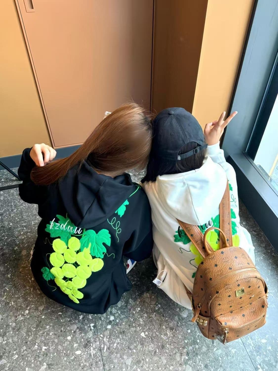 새로운 얇은 스타일 털이 있는 원본 수건 자수 후드 티 스웨터 상세 이미지 3