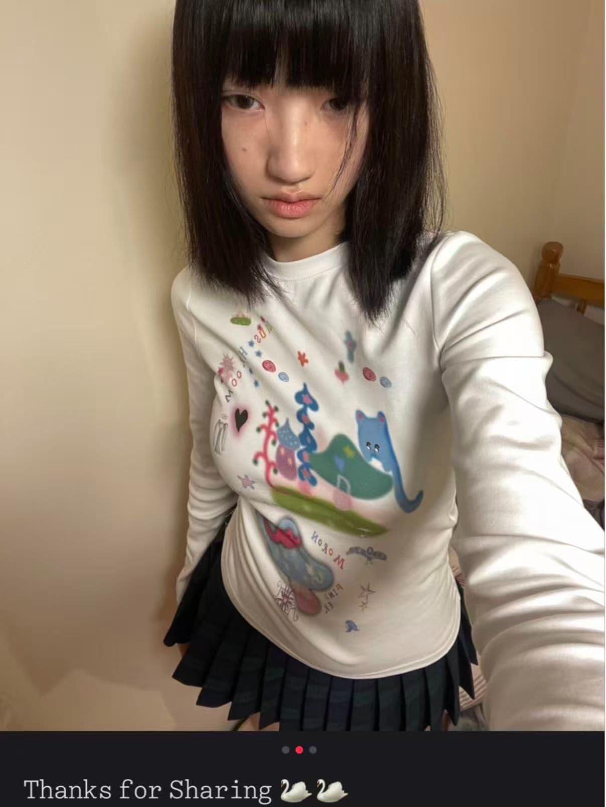새로운 높은 품질 이후 패키지 칼라 긍정적 인 어깨 몸매 가꾸기 긴팔 만화 프린트 상세 이미지 2