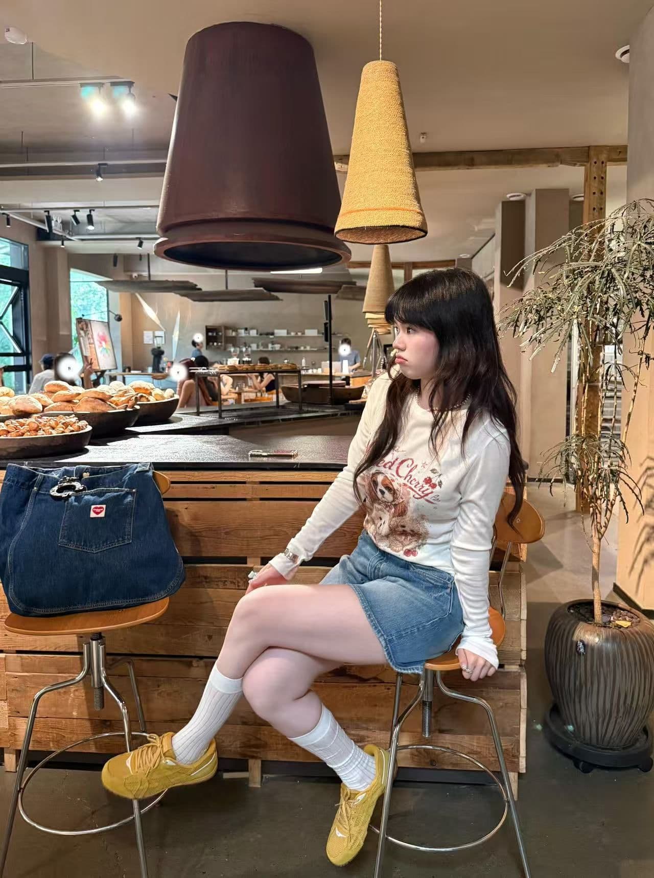 새로운 높은 품질 이후 패키지 칼라 긍정적 인 어깨 몸매 가꾸기 긴팔 개 프린트 이미지 2