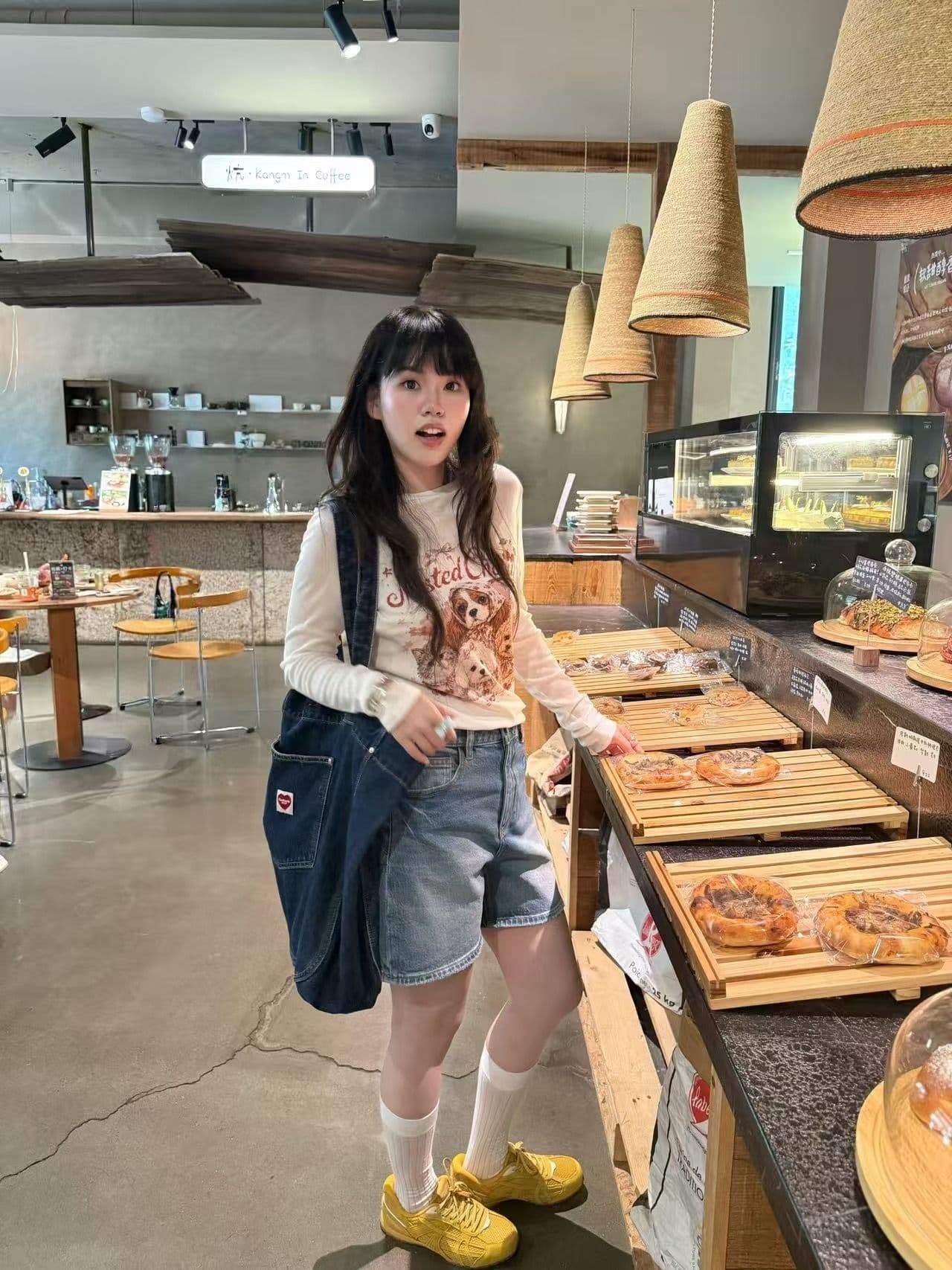 새로운 높은 품질 이후 패키지 칼라 긍정적 인 어깨 몸매 가꾸기 긴팔 개 프린트 상세 이미지 6