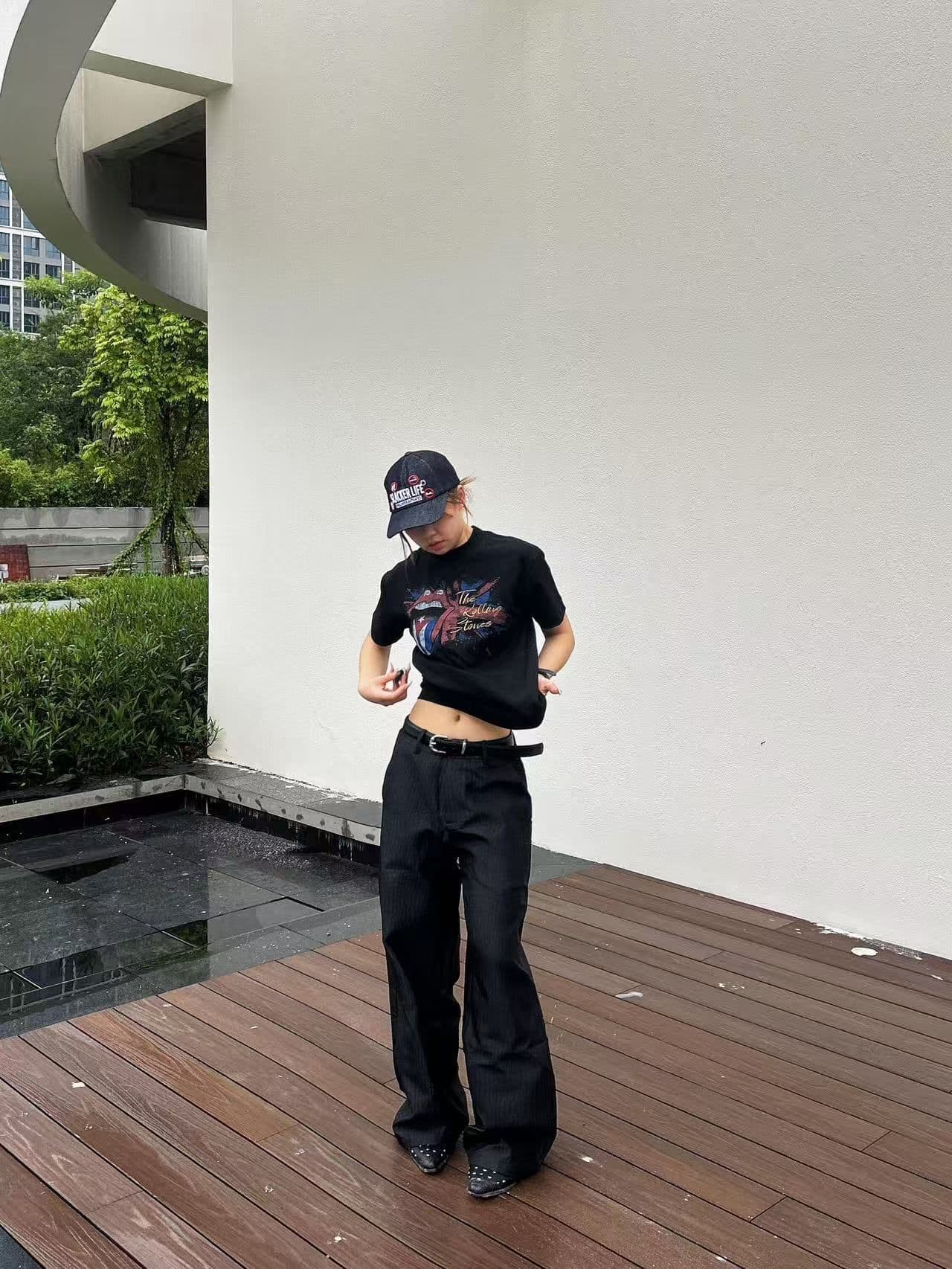 새로운 출처 생방송 품질 반팔 긍정적 인 어깨 티셔츠 입술 프린트 상세 이미지 3