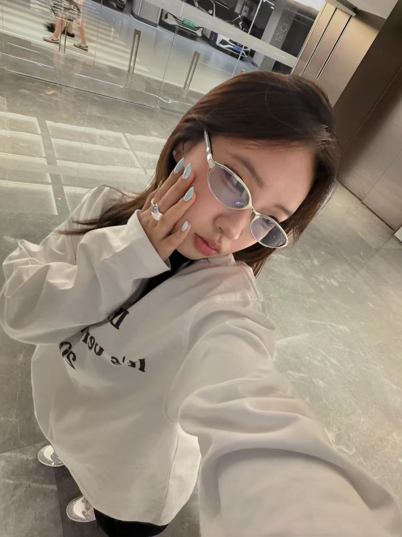 새로운 생방송 품질 이후 패키지 칼라 라운드 넥 반팔 티셔츠 알파벳 프린트 이미지 4