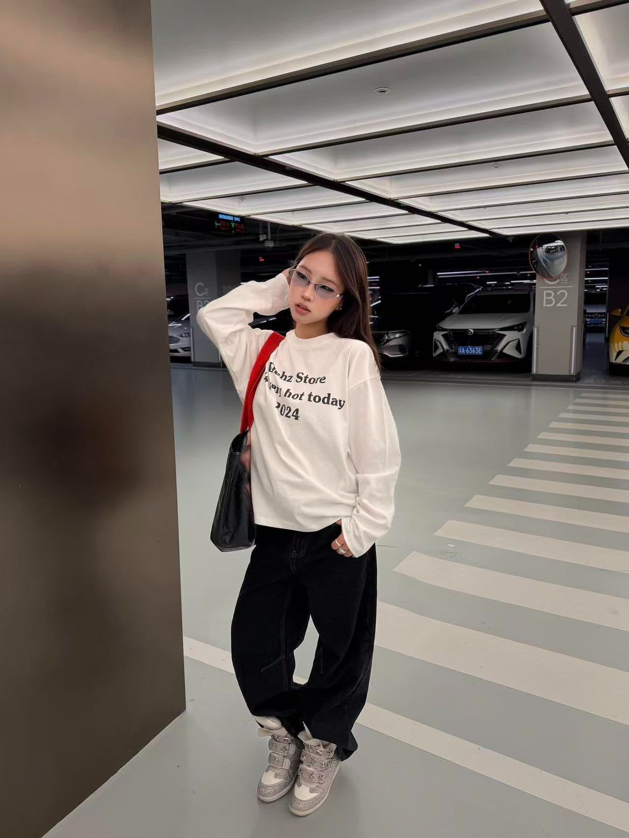 새로운 생방송 품질 이후 패키지 칼라 라운드 넥 반팔 티셔츠 알파벳 프린트 상세 이미지 2