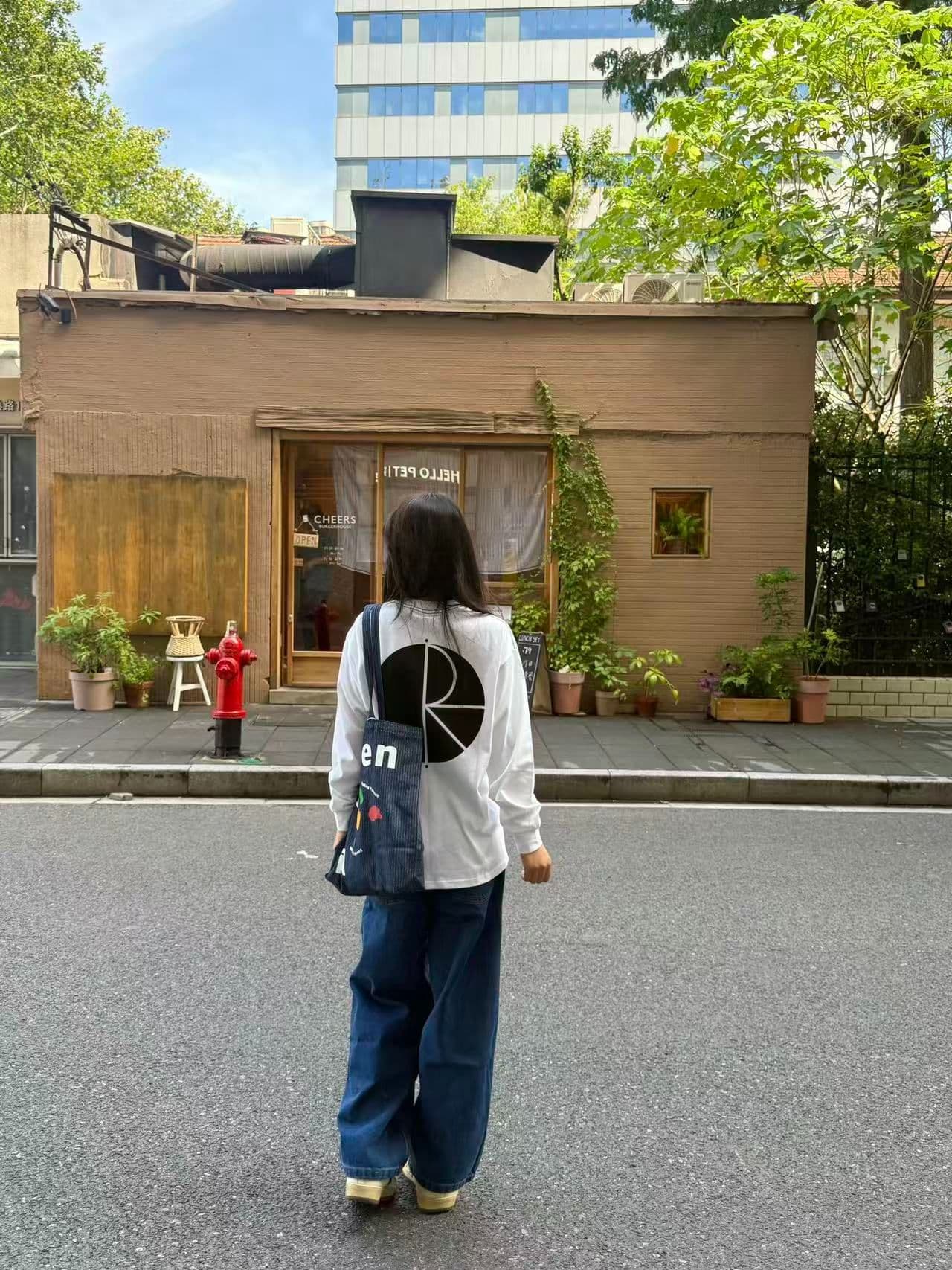 봄 가을 새로운 이후 패키지 칼라 긴팔 Luokou 티셔츠 뒤로 알파벳 프린트 상세 이미지 2