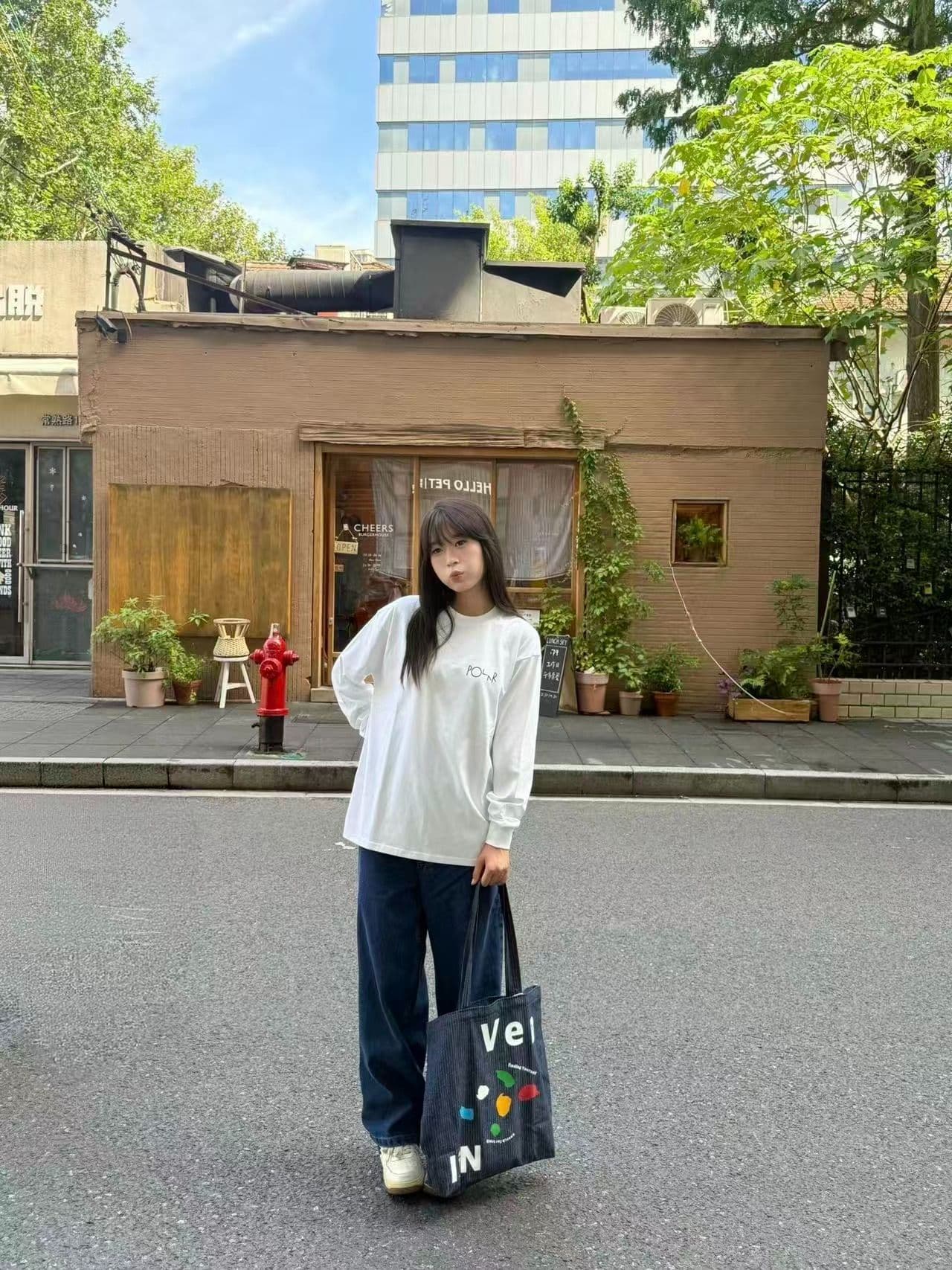봄 가을 새로운 이후 패키지 칼라 긴팔 Luokou 티셔츠 뒤로 알파벳 프린트 상세 이미지 5