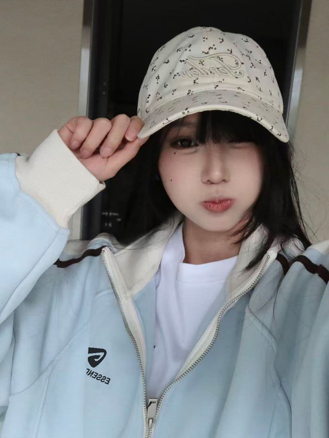 새로운 미니멀리즘 스탠드 칼라 3개 바 후드티 여성 가을 겨울 루즈핏 슬림해 보이는 털이 있는 지퍼 오픈 가디건 출퇴근 재킷 상세 이미지 5