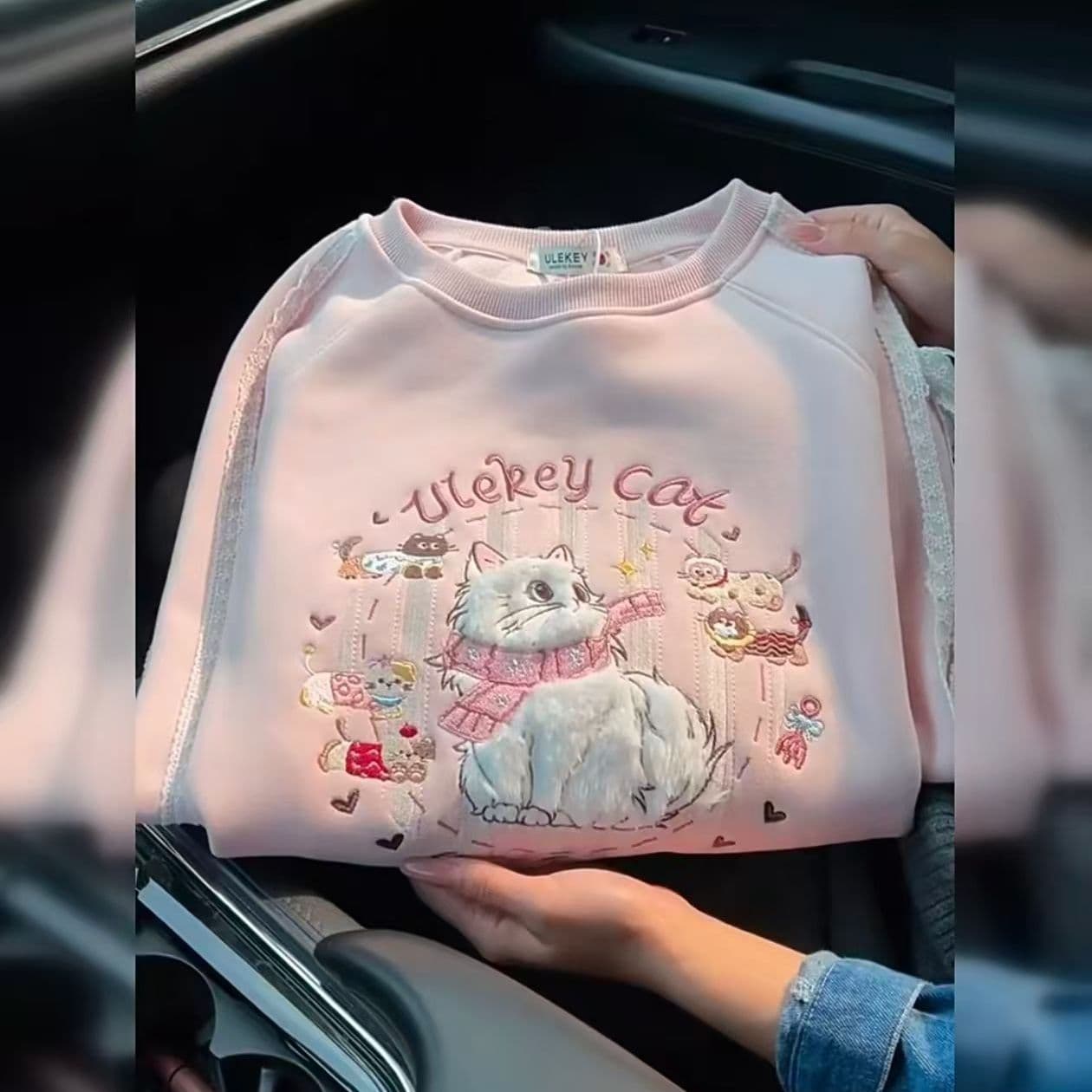 새로운 얇은 두꺼움 자수 패치워크 레이스 측면 라운드 넥 다용도 만화 후드티 상세 이미지 2