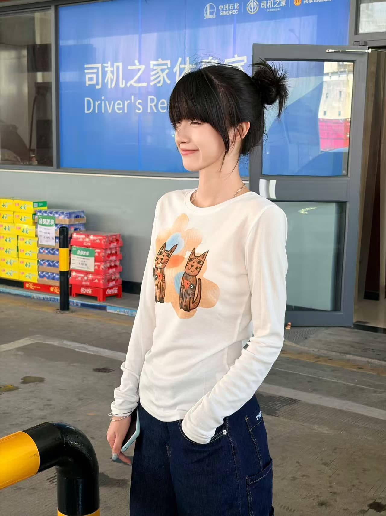 새로운 이후 패키지 칼라 긍정적 인 어깨 몸매 가꾸기 긴팔 만화 프린트 상세 이미지 3