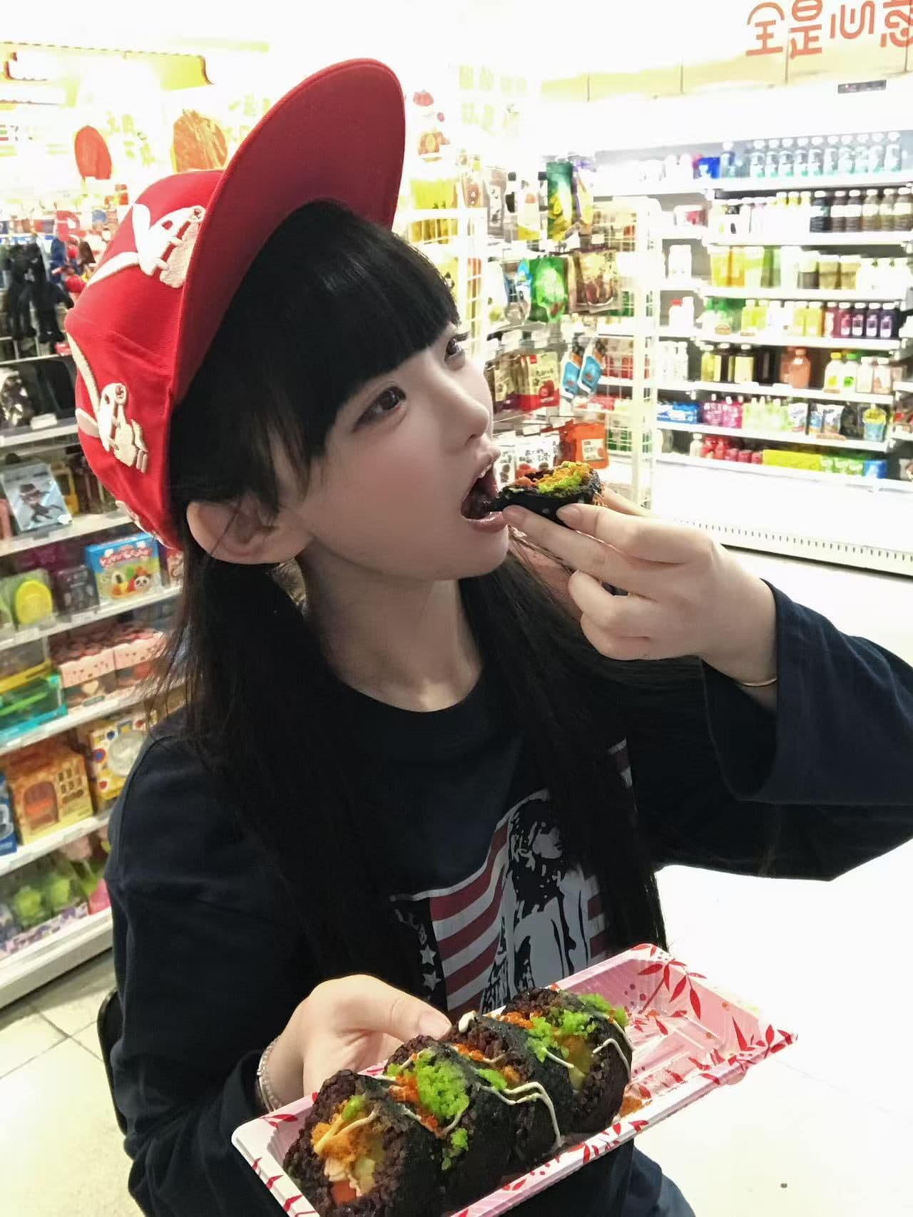 봄 가을 새로운 이후 패키지 칼라 긴팔 라운드 넥 티셔츠 유럽과 미국 초상화 프린트 상세 이미지 6