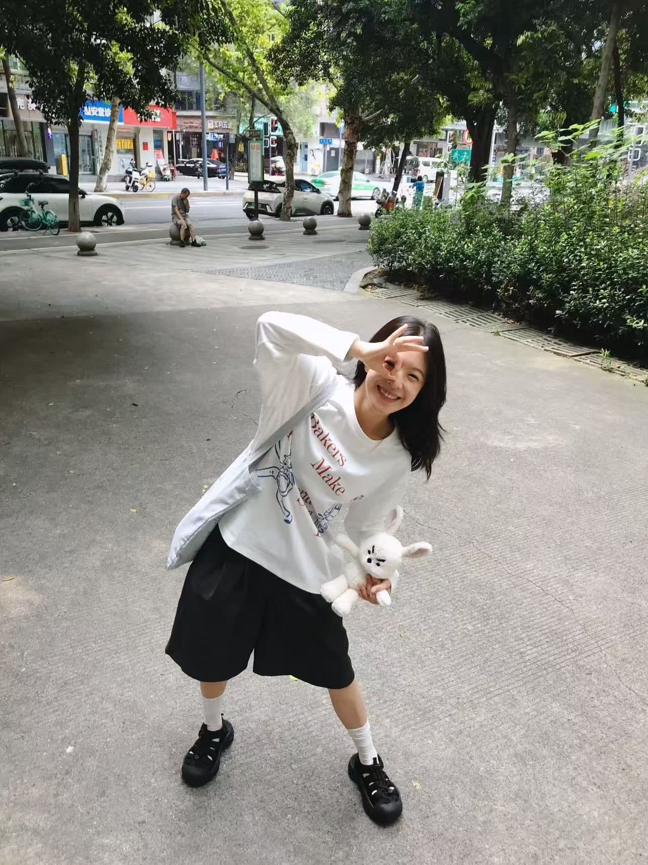 봄 가을 새로운 이후 패키지 칼라 긴팔 라운드 넥 티셔츠 만화 알파벳 프린트 상세 이미지 3