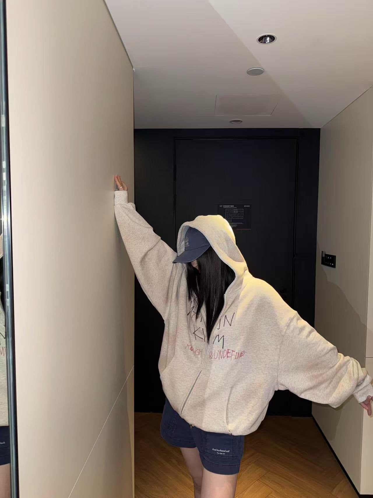 새로운 가을 겨울 복합 우유 실크 은 여우 플러시 지퍼 재킷 뒤로 프린트