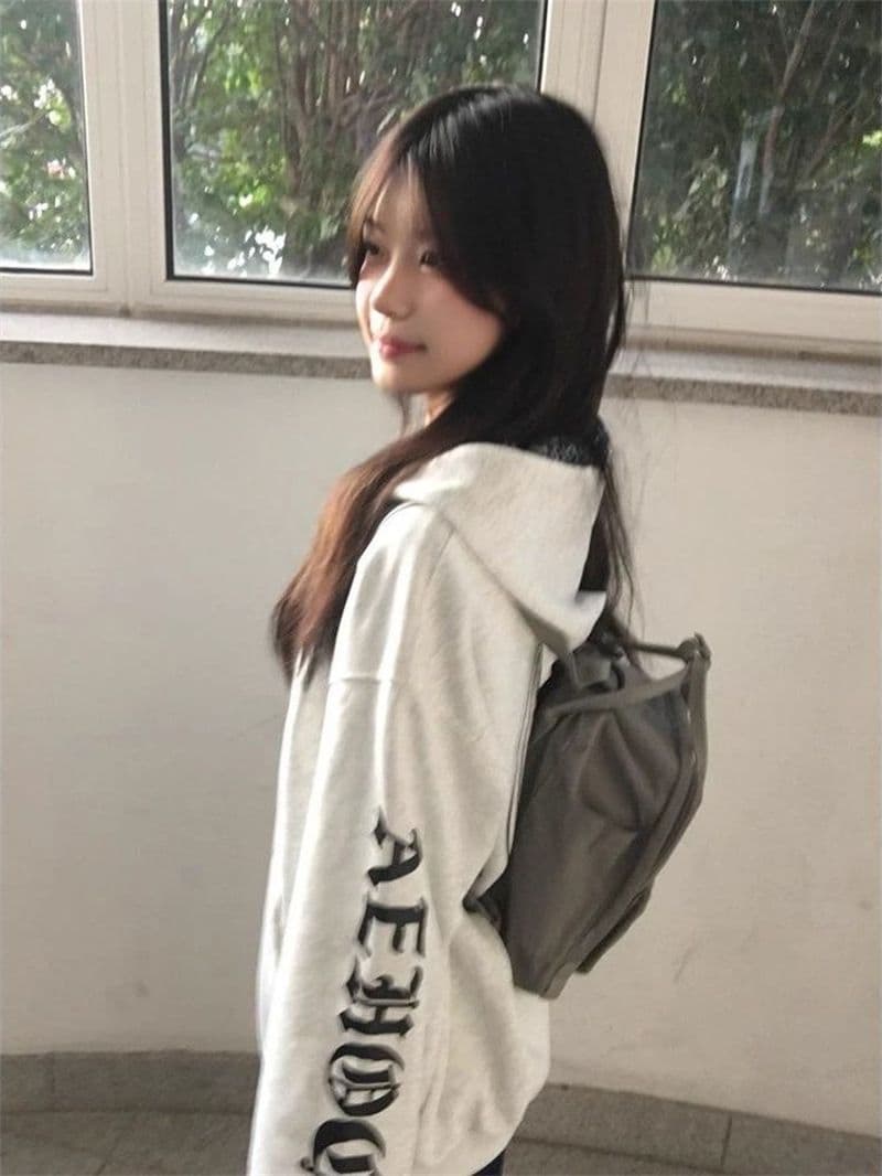 새로운 얇은 스타일 털이 있는 원본 솜씨 인사이드 그리기 자수 후드티 여성 이미지 4