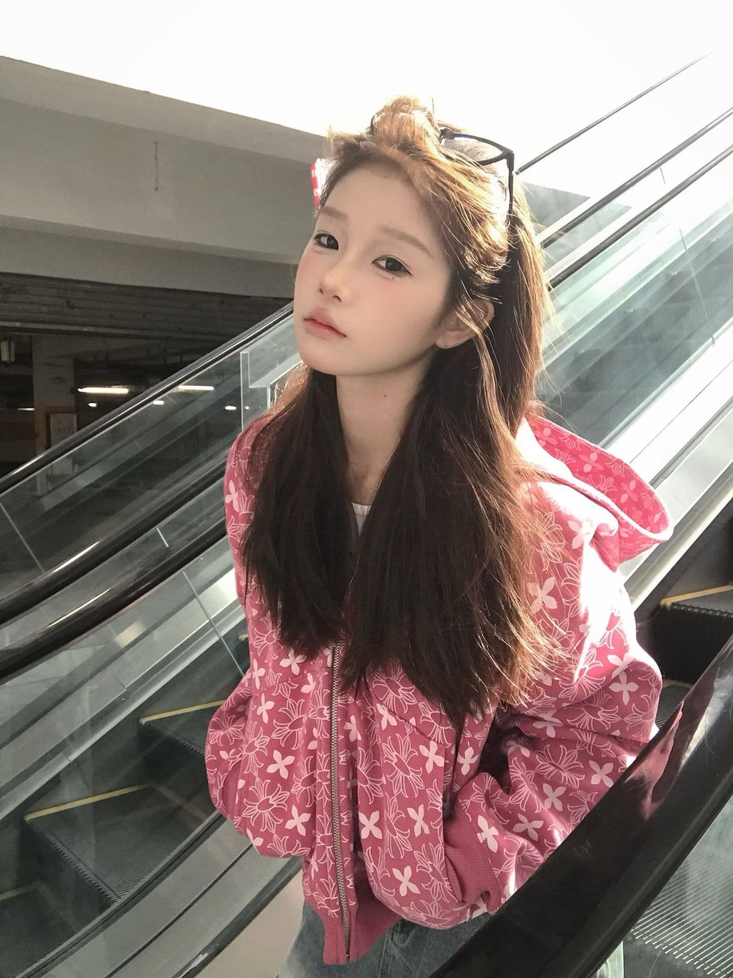 새로운 얇은 스타일 털이 있는 인사이드 그리기 원본 솜씨 프린트 후드 티 스웨터 여성 상세 이미지 7