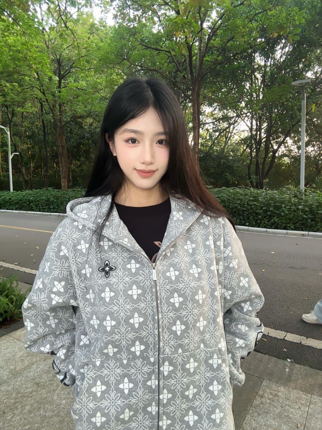 새로운 얇은 스타일 털이 있는 인사이드 그리기 원본 솜씨 프린트 후드 티 스웨터 여성 상세 이미지 7