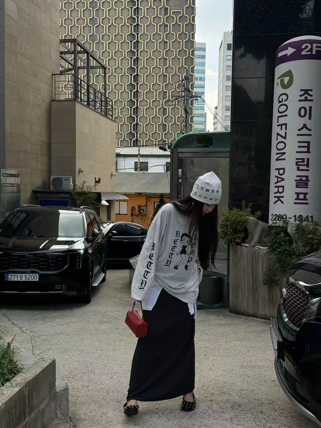 봄 가을 새로운 이후 패키지 칼라 긴팔 Luokou 티셔츠 프린트 소녀 상세 이미지 2