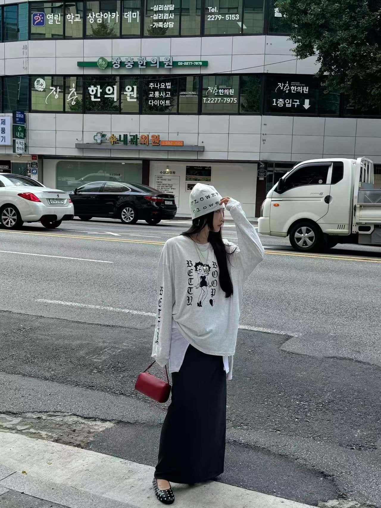 봄 가을 새로운 이후 패키지 칼라 긴팔 Luokou 티셔츠 프린트 소녀 상세 이미지 3