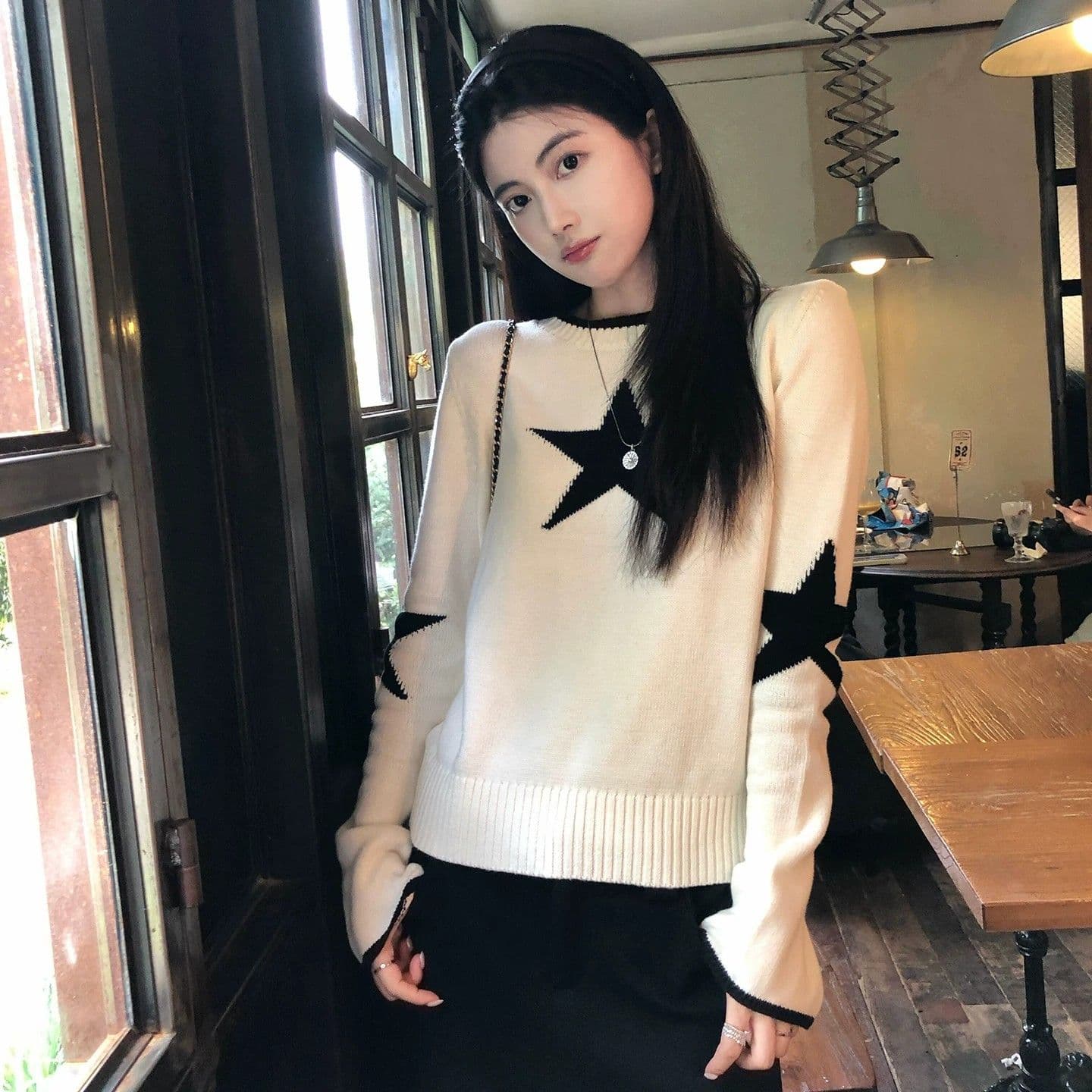 새로운 라운드 넥 스웨터 여자 가을 겨울 루즈핏 슬림해 보이는 캐주얼 다용도 니트 맨위 이미지 3