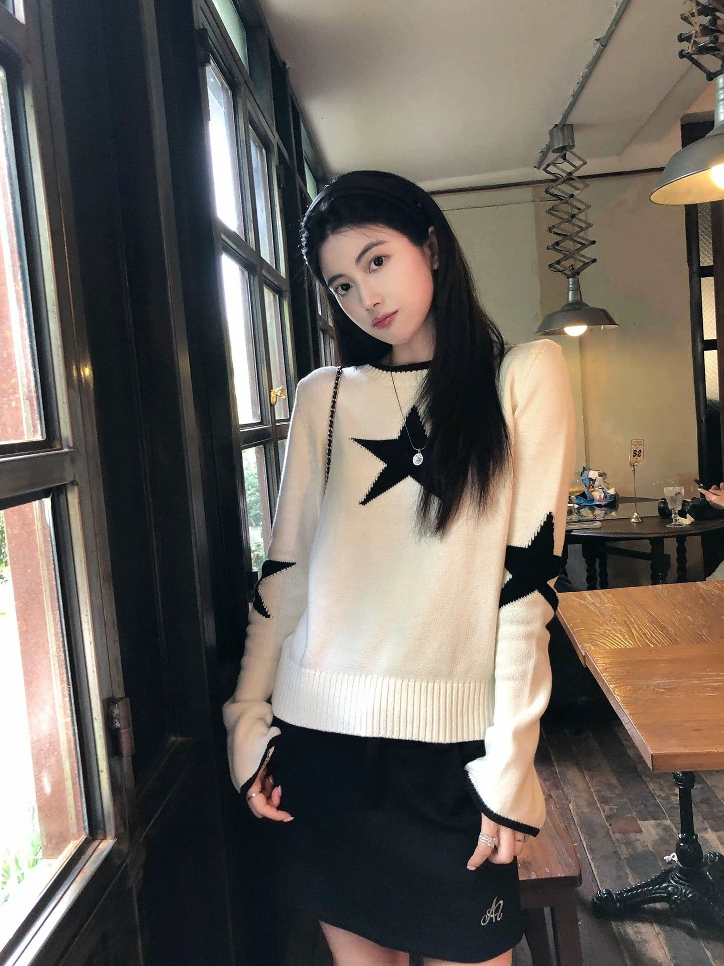 새로운 라운드 넥 스웨터 여자 가을 겨울 루즈핏 슬림해 보이는 캐주얼 다용도 니트 맨위 상세 이미지 3