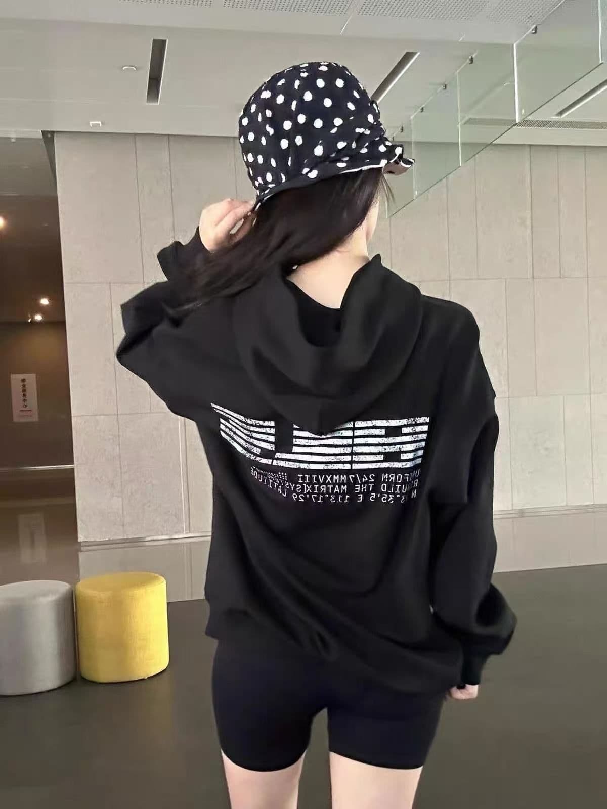 새로운 생방송 품질 복합 얇은 스타일 은 여우 플러시 털이 있는 후드 뒤로 알파벳