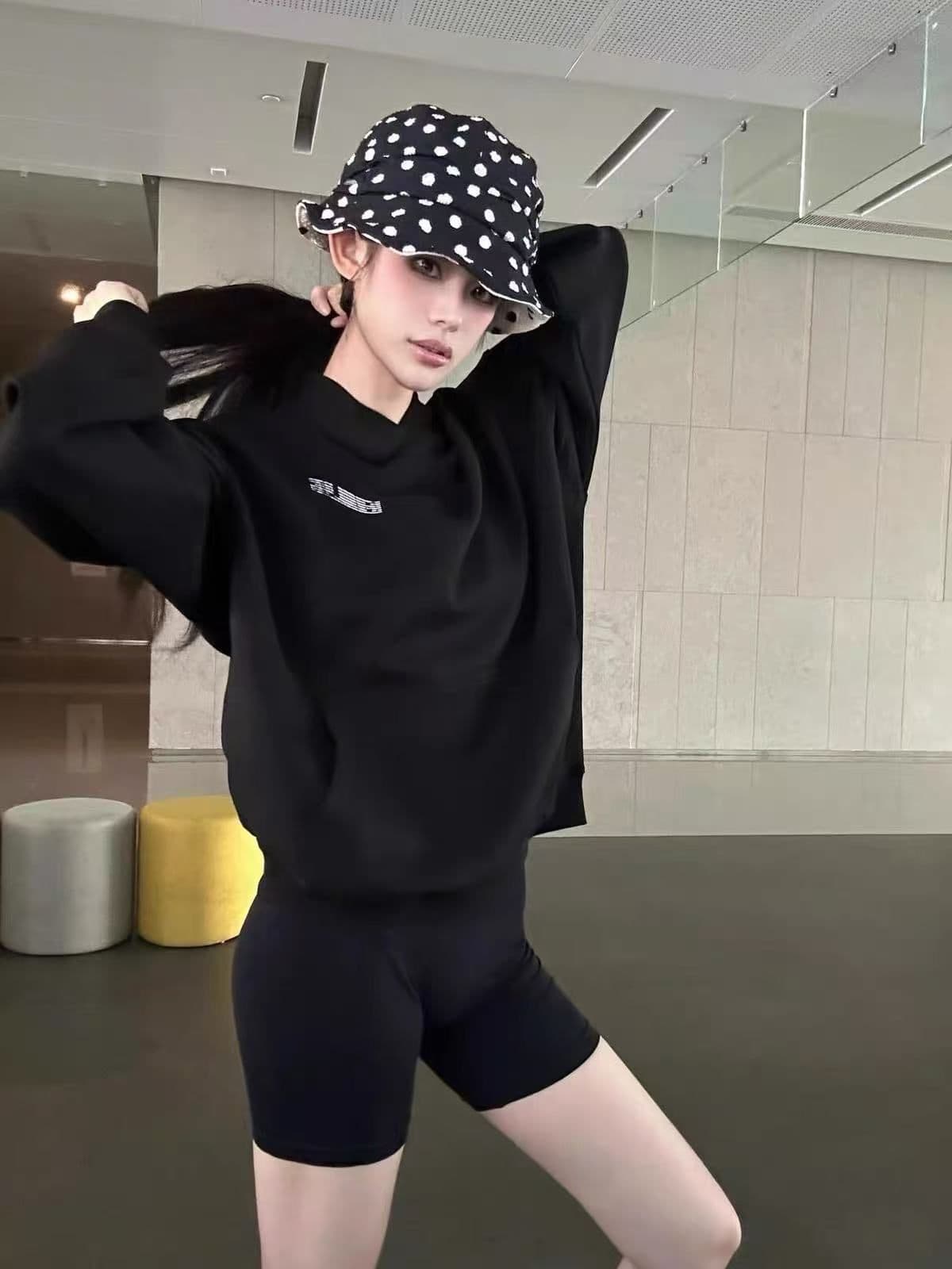 새로운 생방송 품질 복합 얇은 스타일 은 여우 플러시 털이 있는 후드 뒤로 알파벳 상세 이미지 5