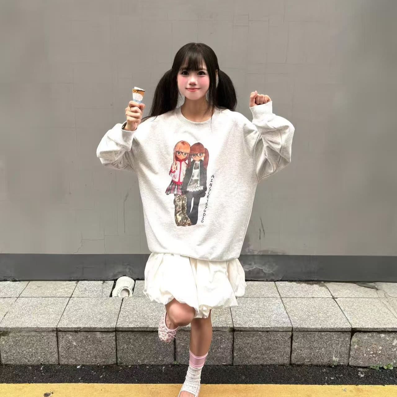 새로운 생방송 품질 복합 얇은 스타일 은 여우 플러시 털이 있는 라운드 넥 만화 소녀 이미지 5