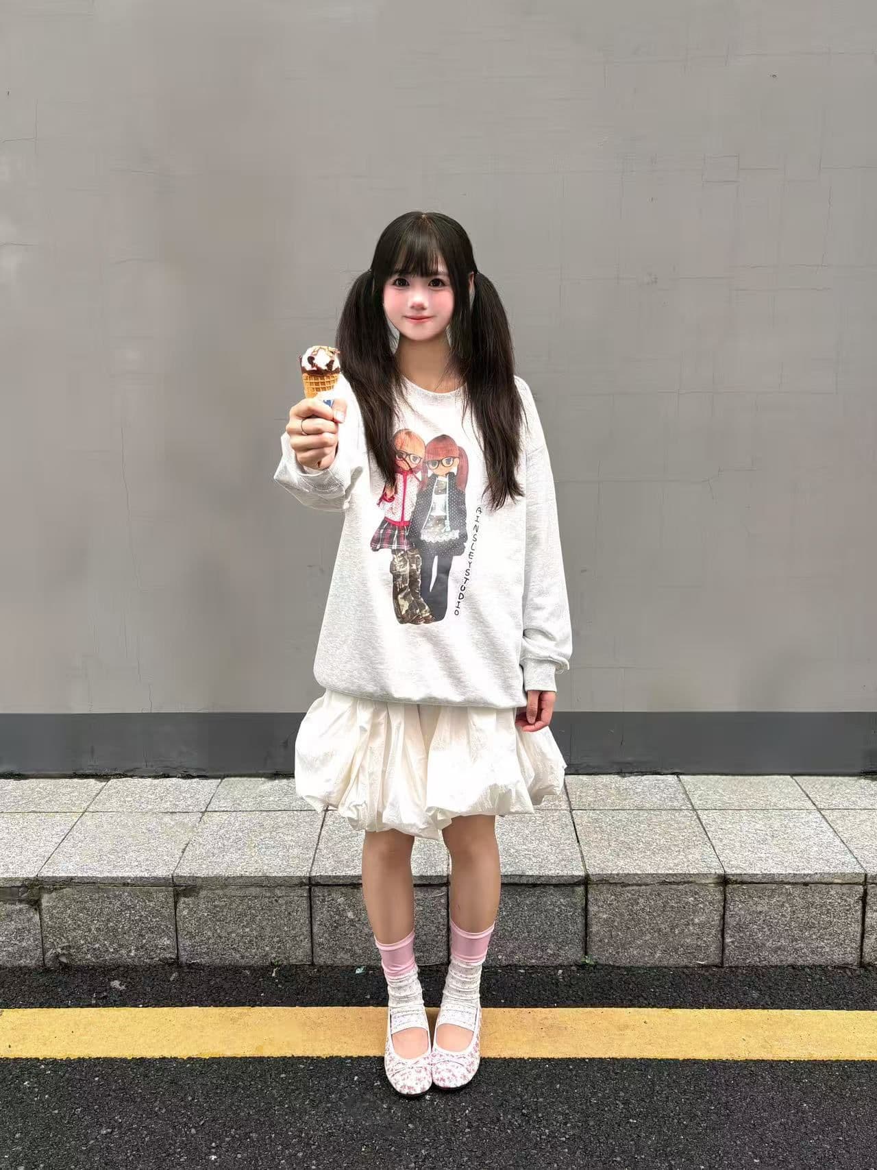 새로운 생방송 품질 복합 얇은 스타일 은 여우 플러시 털이 있는 라운드 넥 만화 소녀 상세 이미지 5