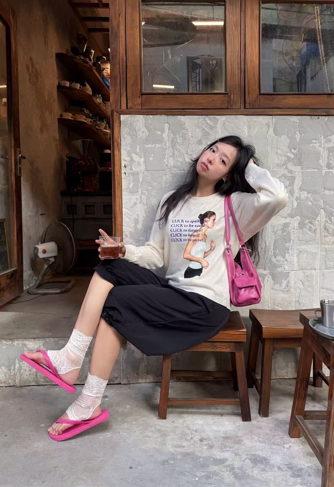 봄 가을 새로운 이후 패키지 칼라 긴팔 라운드 넥 티셔츠 알파벳 초상화 프린트 상세 이미지 4
