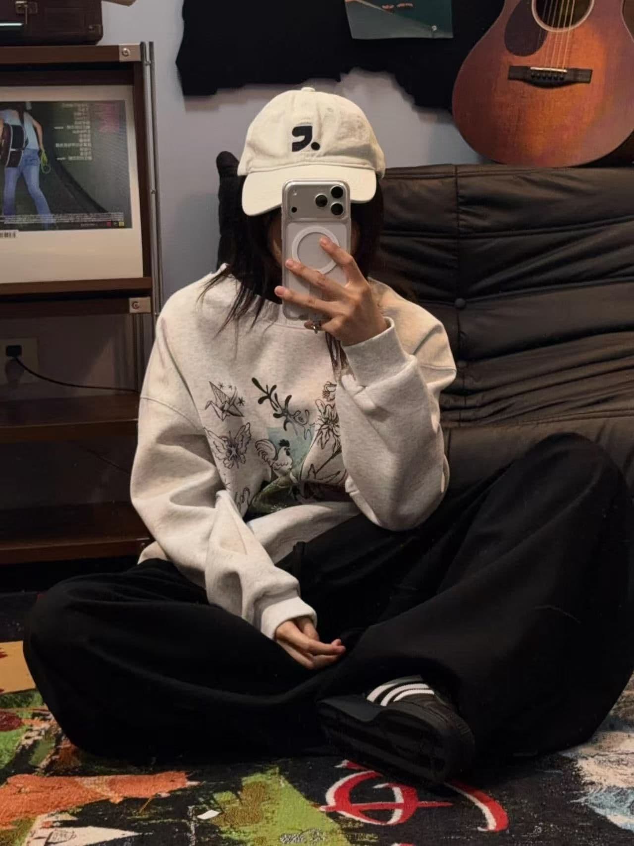 새로운 생방송 품질 복합 얇은 스타일 은 여우 플러시 털이 있는 라운드 넥 낙서 프린트 상세 이미지 3