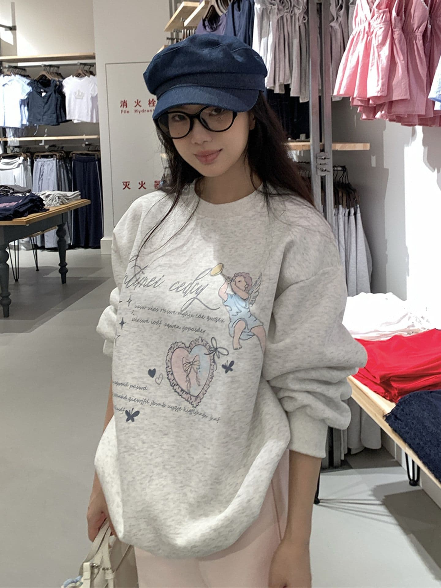 새로운 생방송 품질 복합 얇은 은 여우 플러시 털이 있는 라운드 넥 천사 프린트 이미지 2