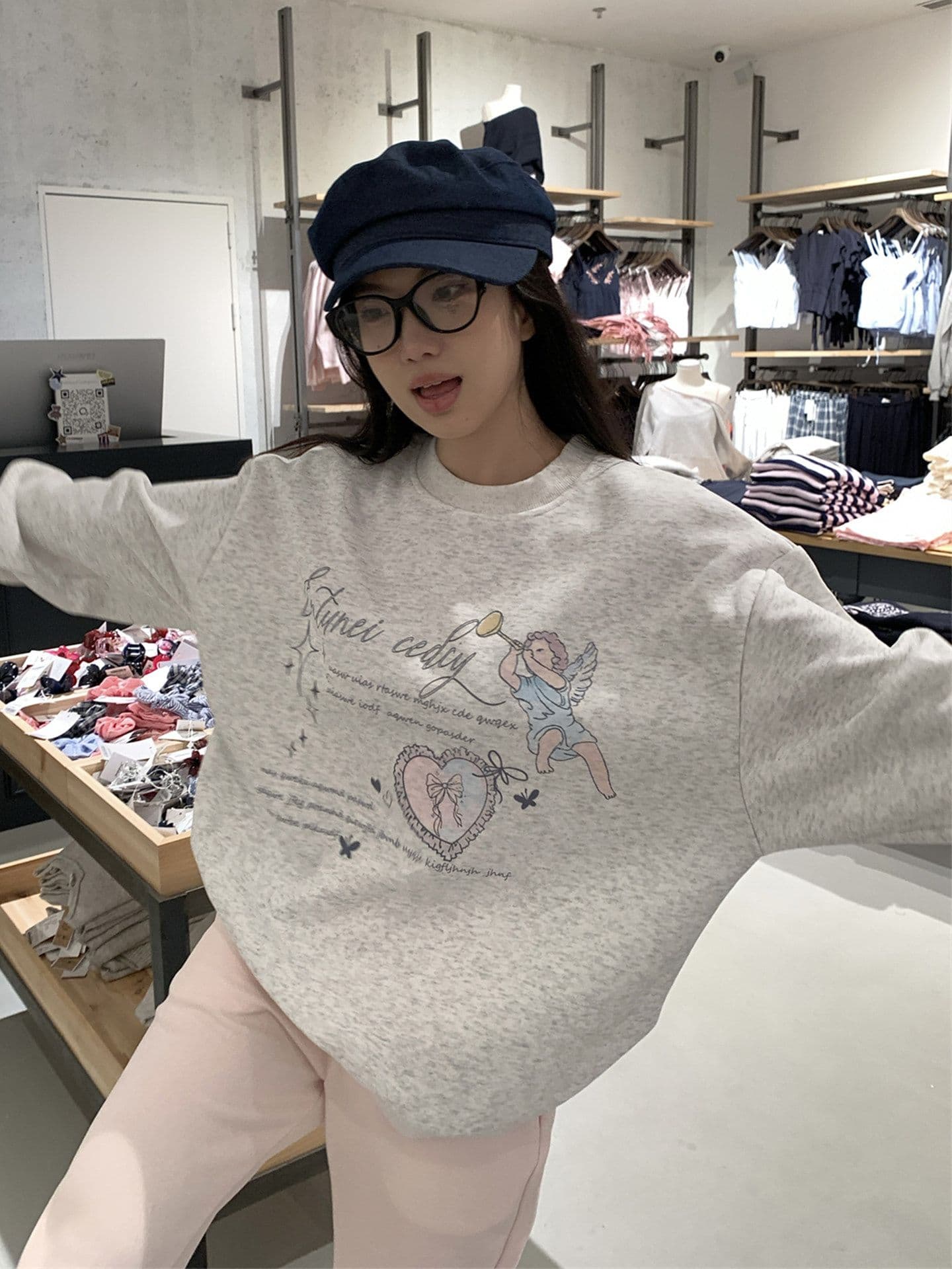 새로운 생방송 품질 복합 얇은 은 여우 플러시 털이 있는 라운드 넥 천사 프린트 상세 이미지 7