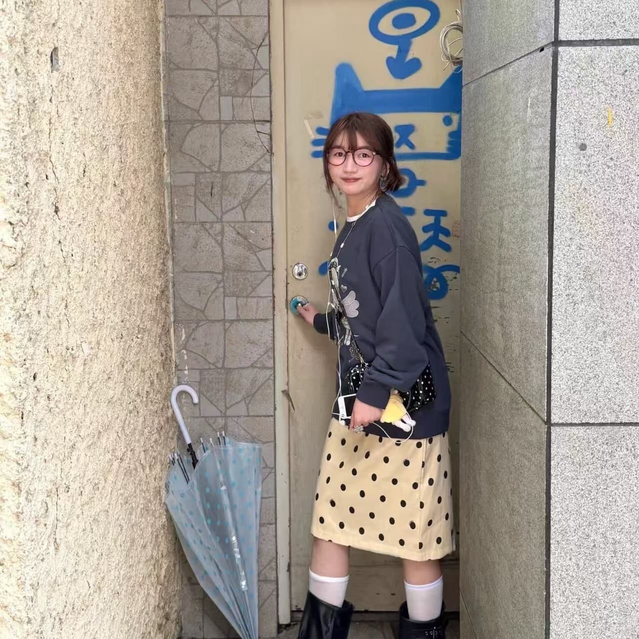 새로운 생방송 품질 복합 얇은 스타일 은 여우 플러시 털이 있는 라운드 넥 만화 프린트 이미지 2