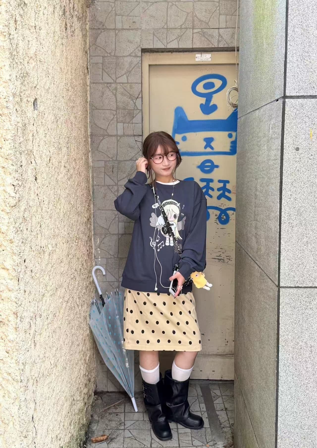 새로운 생방송 품질 복합 얇은 스타일 은 여우 플러시 털이 있는 라운드 넥 만화 프린트 상세 이미지 5