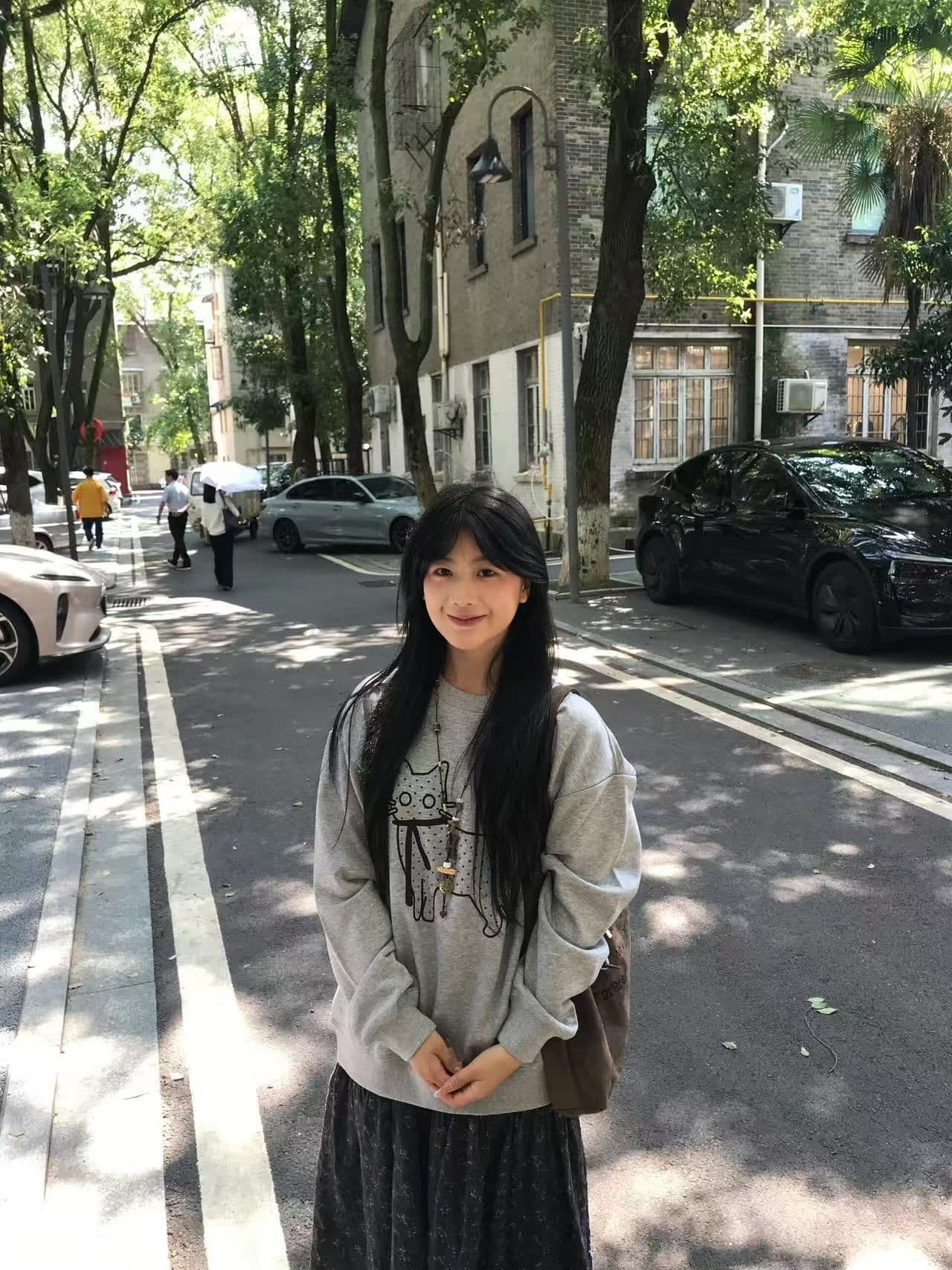 새로운 생방송 품질 복합 얇은 스타일 은 여우 플러시 털이 있는 라운드 넥 고양이 프린트