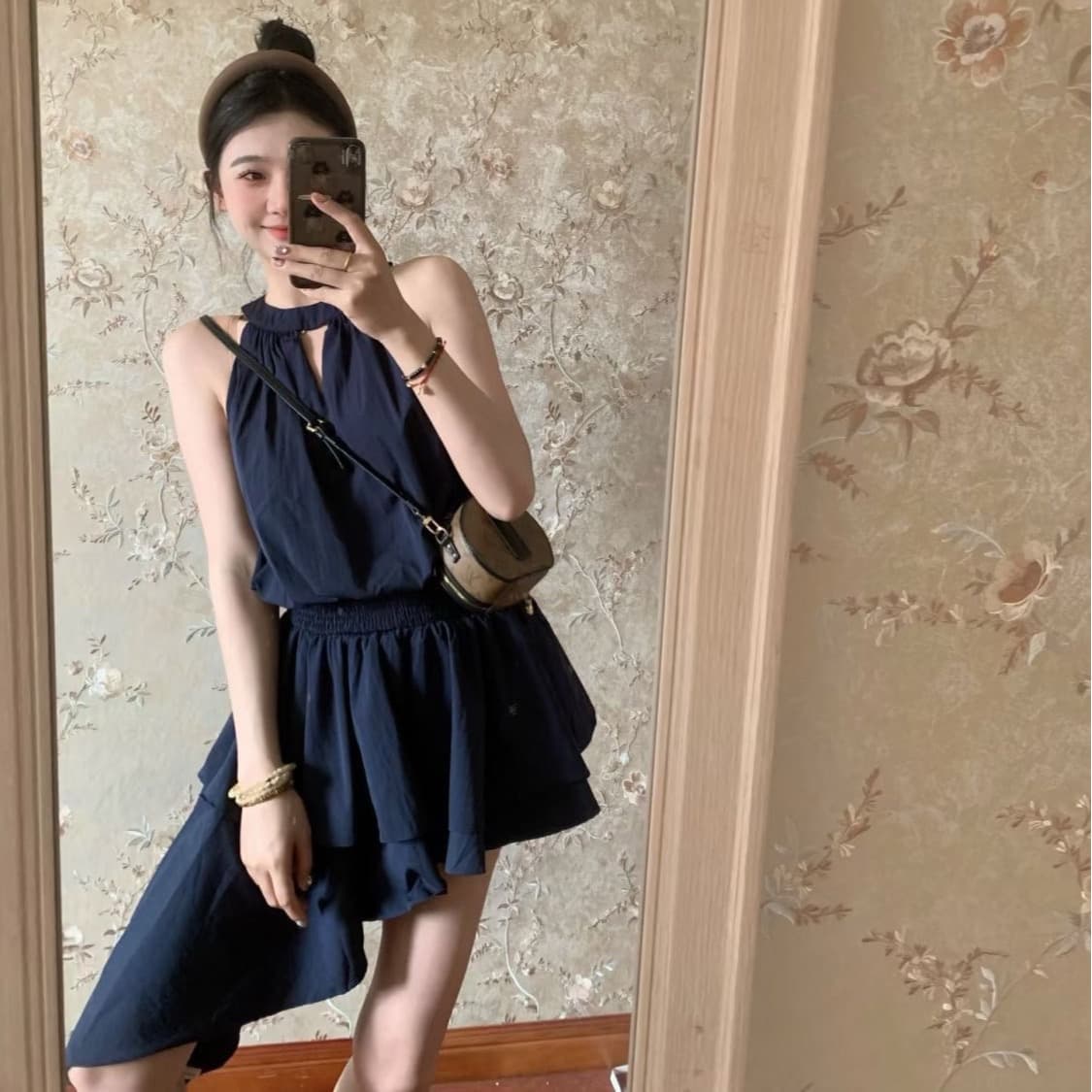 순수한 욕망 섹시함 핫걸 민소매 행침 목 여성 드레스 프랑스식 품격 작은 대중 디자인 센스 불규칙 슬립 미니 스커트 이미지 5