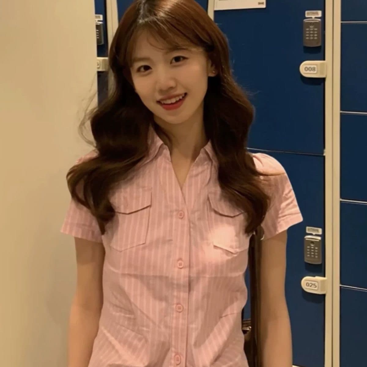 핑크색 반팔 스트라이프 셔츠 2026 새로운 초여름 고등학생 슬림해 보이는 폴로 칼라 디자인 센스 다용도 쇼트 스타일 맨위 이미지 5