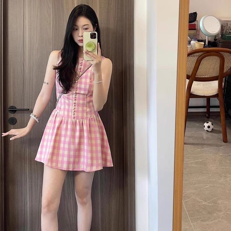프랑스식 달콤함 핑크색 체크무늬 드레스 2025 여름 새로운 신선함 연령 감소 슬림해 보이는 민소매 허리 수축 드레스 이미지 3
