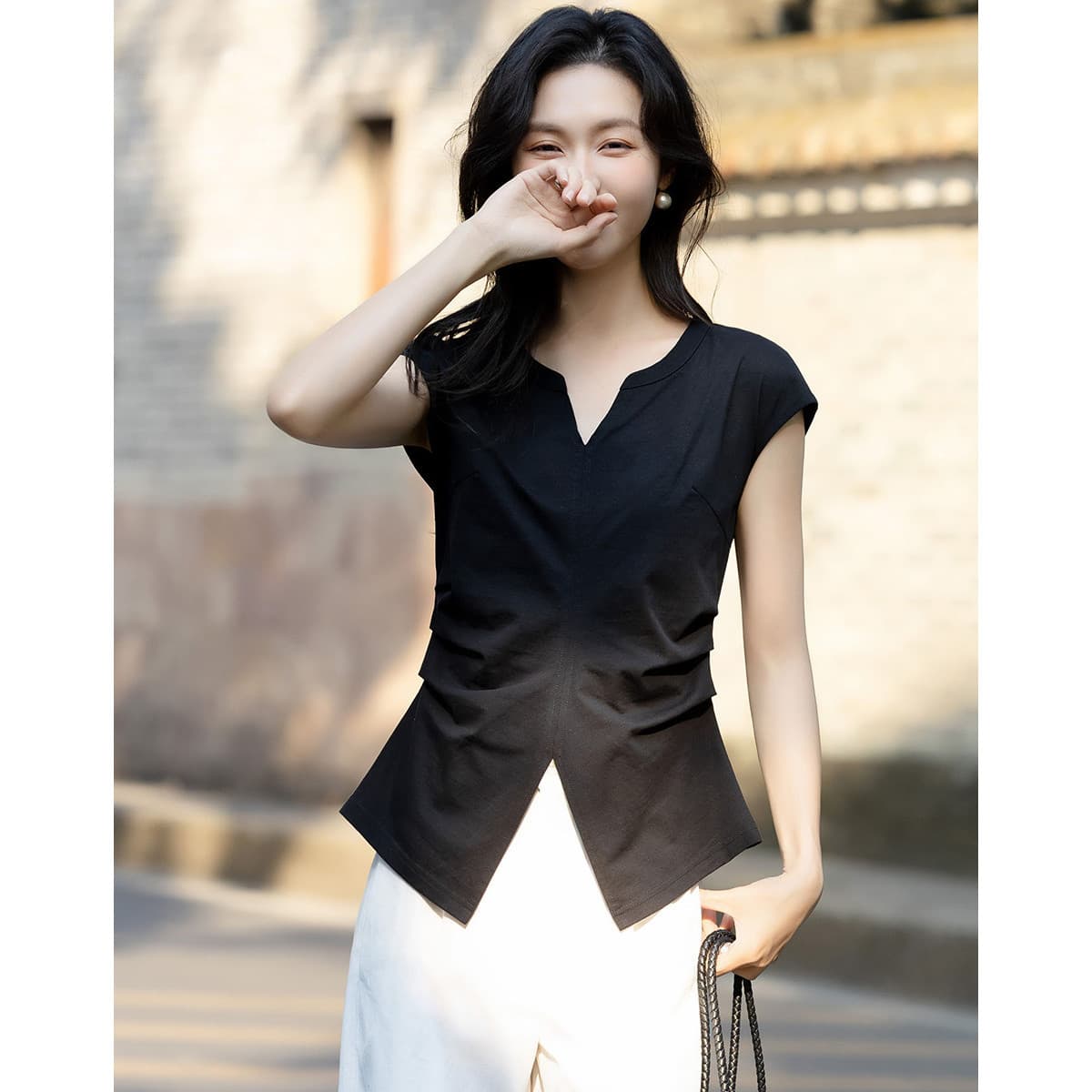 지혜 센스 출퇴근 여름 면 암모니아 V넥 표지 소매 분할 주름 허리 수축 몸매 가꾸기 슬림해 보이는 티셔츠 여성 고급 센스 이미지 5