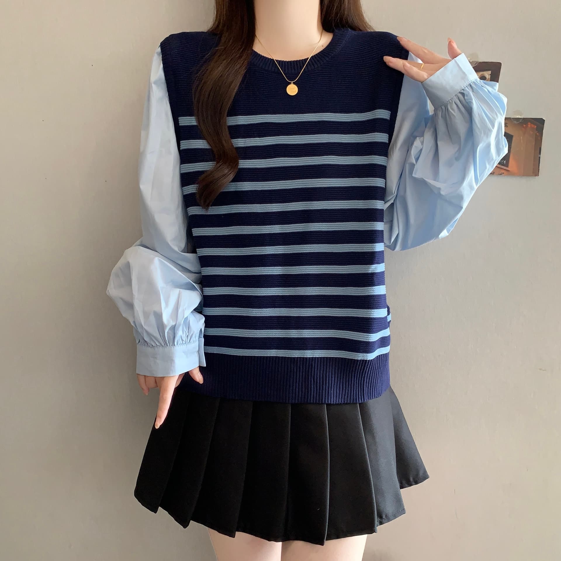 페이크 레이어드 긴팔 패치워크 배색 스트라이프 라운드 넥 티셔츠 여성 셔츠 가을 새로운 슬림해 보이는 다용도 캐주얼 맨위 이미지 3