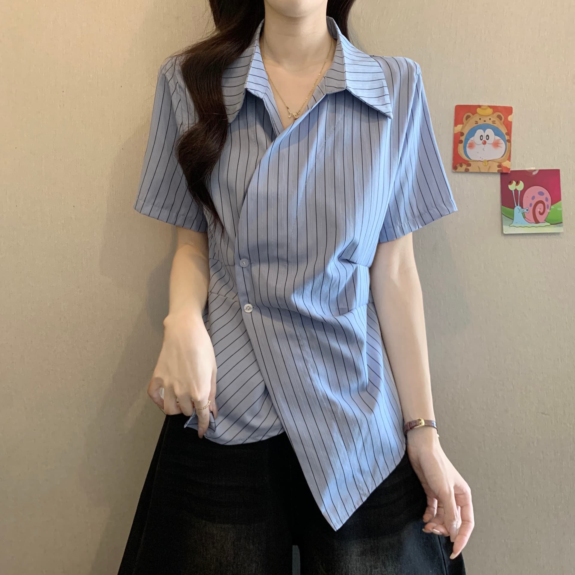 빅 사이즈 여성 의류 한국 스타일 불규칙 품격 V넥 스트라이프 허리 수축 반팔 셔츠 여름 지방 mm 슬림해 보이는 다용도 맨위 상세 이미지 4
