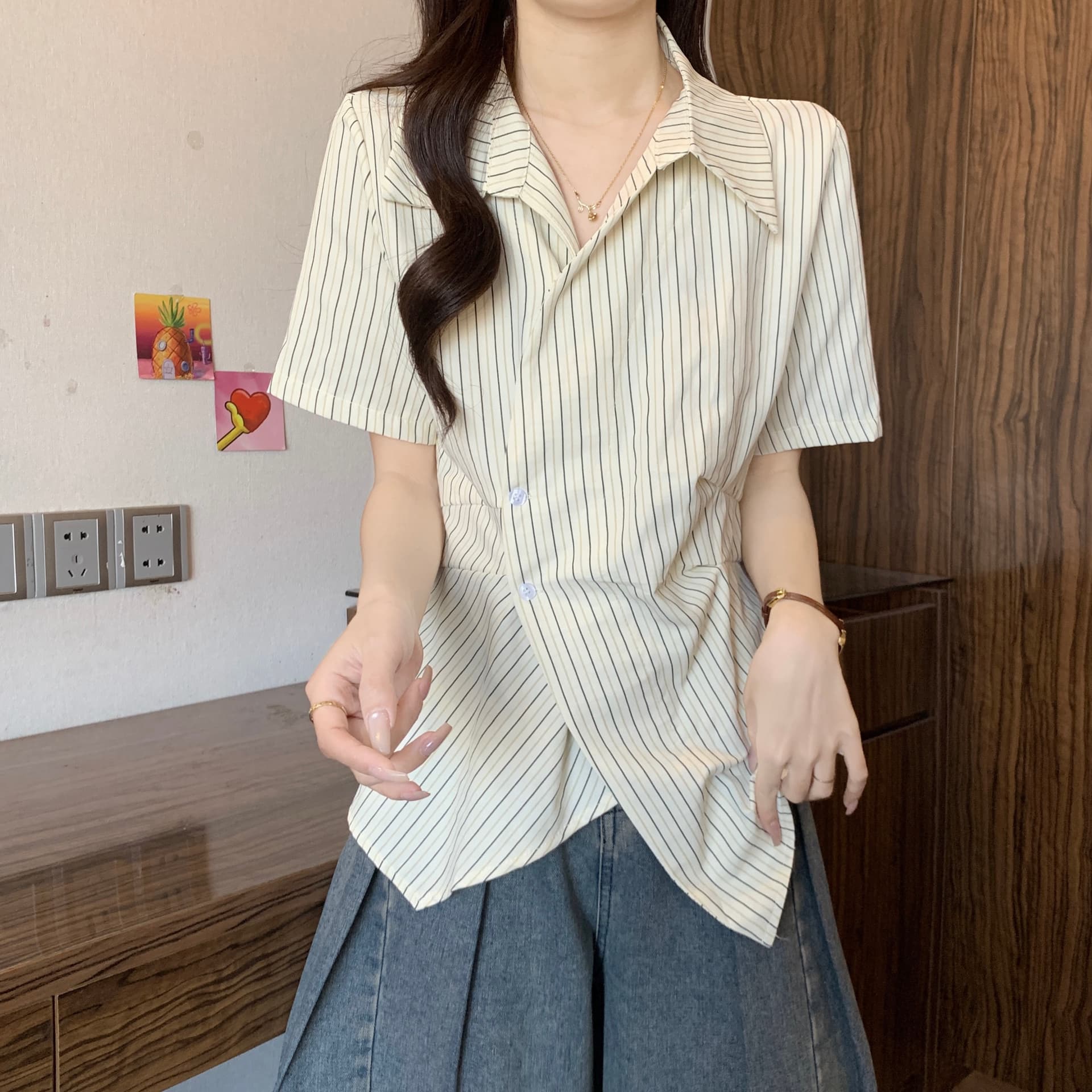 빅 사이즈 여성 의류 한국 스타일 불규칙 품격 V넥 스트라이프 허리 수축 반팔 셔츠 여름 지방 mm 슬림해 보이는 다용도 맨위 상세 이미지 17