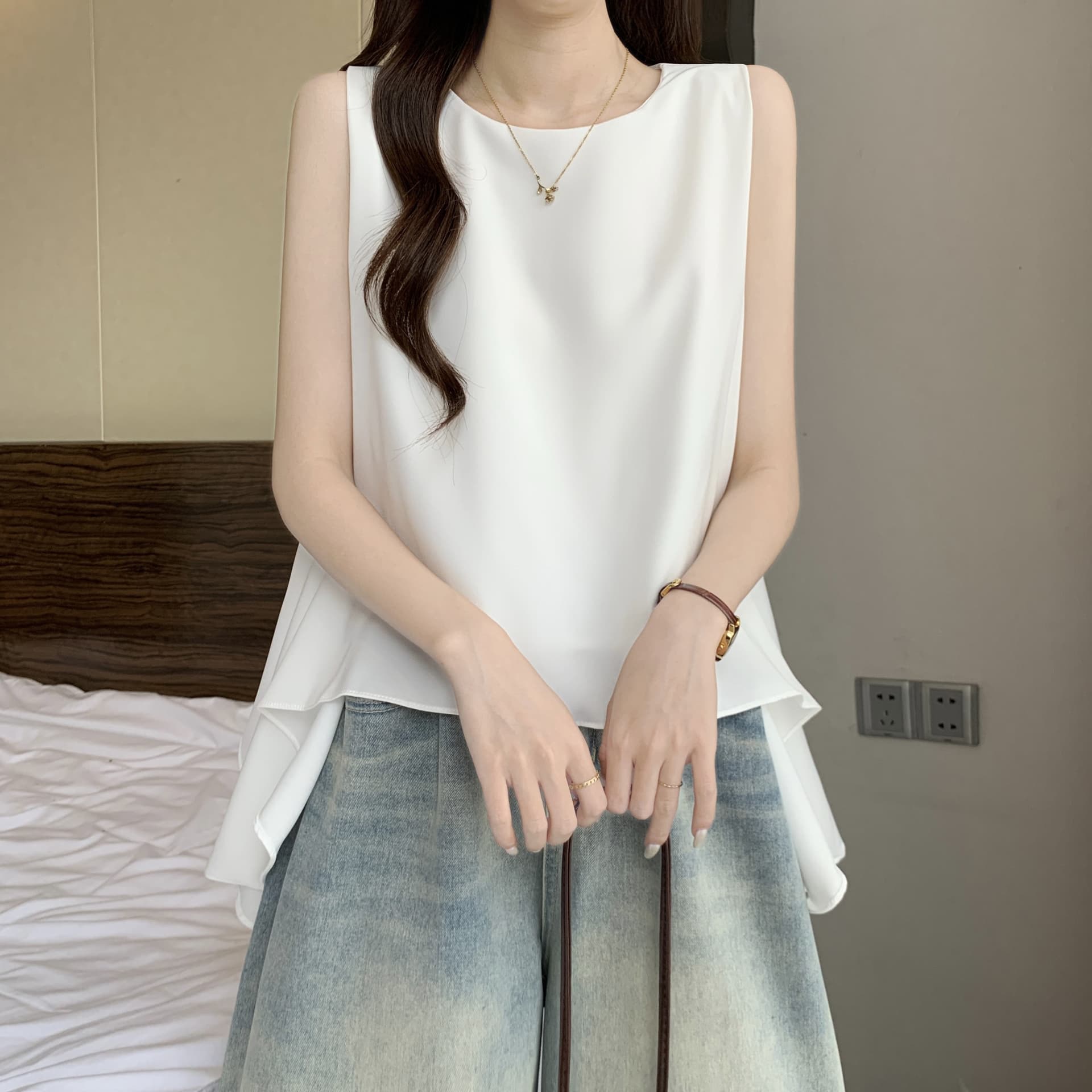 2026 년 여름 한 부서 프릴 불규칙 디자인 센스 조끼 맨위 인형 셔츠 작은 대중 민소매 셔츠 여성 상세 이미지 15