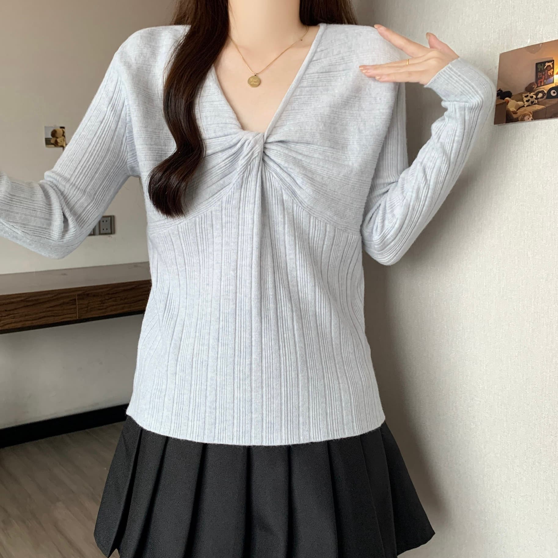 빅 사이즈 여성 의류 표지 배 V넥 비틀림 긴팔 니트 티셔츠 여성 봄 가을 지방 mm 디자인 센스 몸매 가꾸기 슬림해 보이는 맨위 상세 이미지 36