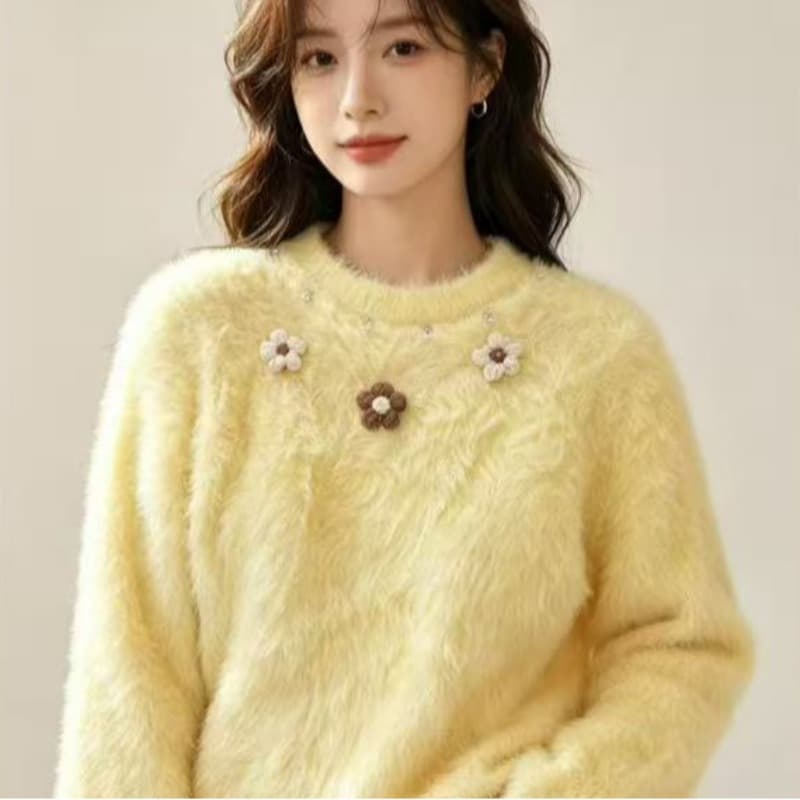 2026 겨울 새로운 황색 라운드 넥 꽃 부드러운 찹쌀 니트 스웨터 연령 감소 외국 가스 스웨터 품격 맨위 이미지 5