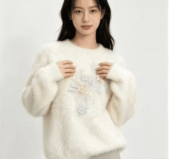 2026 이른 가을 새로운 한국 스타일 고급 센스 자수 모방 수달 털 라운드 넥 스웨터 몸매 가꾸기 슬림해 보이는 작은 대중 맨위 여성 이미지 3