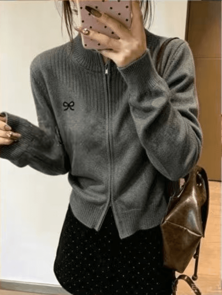 터틀넥 지퍼 스웨터 니트 오픈 가디건 나비 매듭 자수 슬림해 보이는 가을 겨울 품격 고급 센스 외부 가져 가라. 긴팔 여성 코트 이미지 4