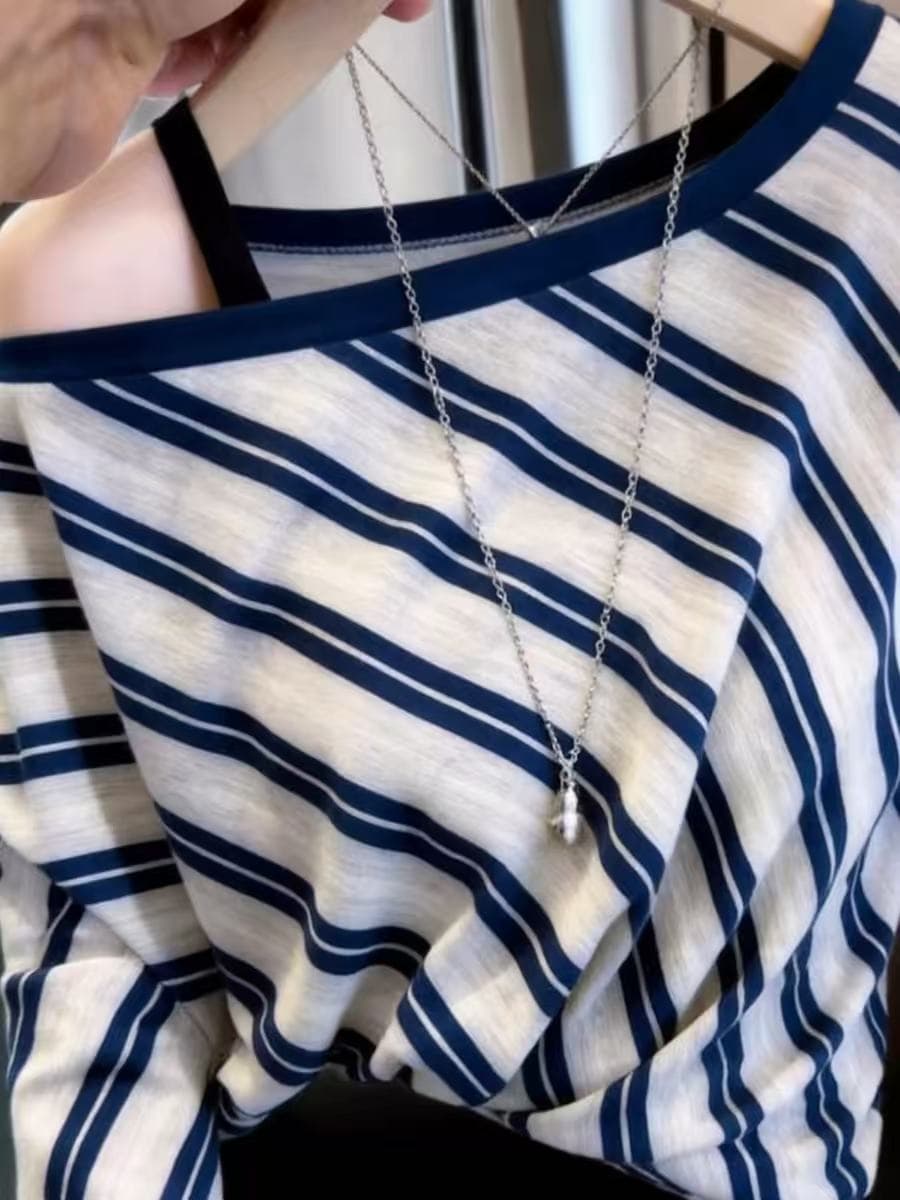 한 부서 슈퍼 잘 생긴 오프숄더 섹시함 스트라이프 긴팔 티셔츠 2026 여름 얇고 가벼운 인기 슬림해 보이는 다용도 맨위 여성 상세 이미지 4