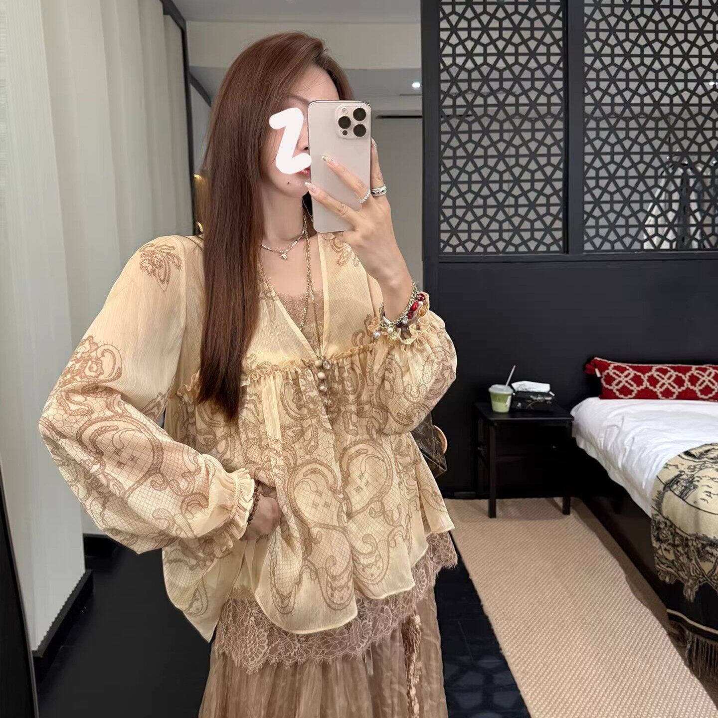 자이언트 잘 생긴 품격 착용 가져 가라. 세트 여성 여름 새로운 프린트 V넥 오픈 가디건 연령 감소 슬립 반신 스커트 3종 세트 이미지 3