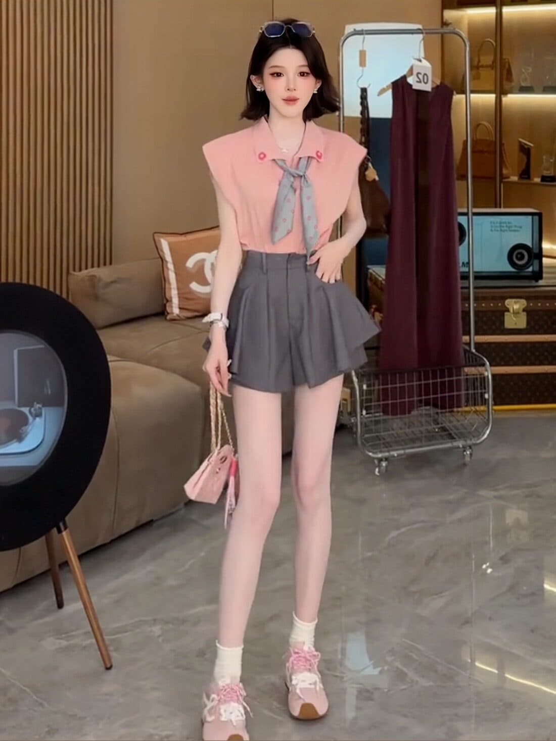 여름 한 부서 세트 여성 품격 작은 샤넬 스타일 스카프 넥타이 민소매 맨위 가져 가라. 레트로 슬림해 보이는 반바지 투피스 세트 이미지 3